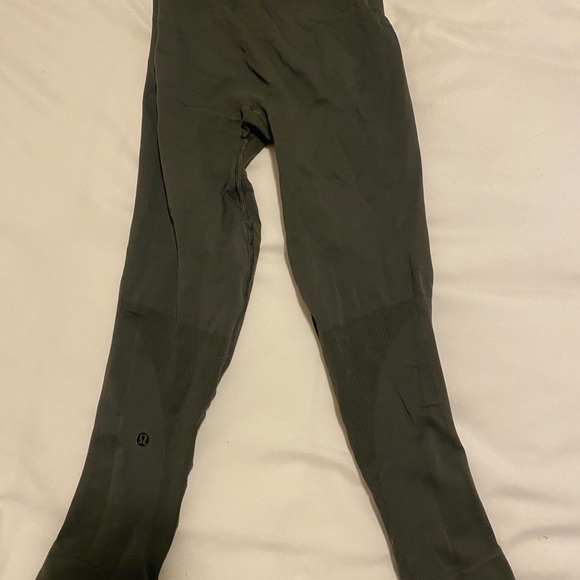 Lululemon compression tight SEE DESCRIPTION - Picture 4 of 7